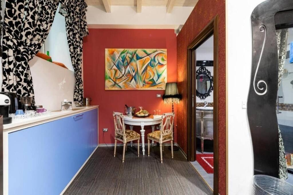 Apt 2 In The Historic Center Bari Bagian luar foto